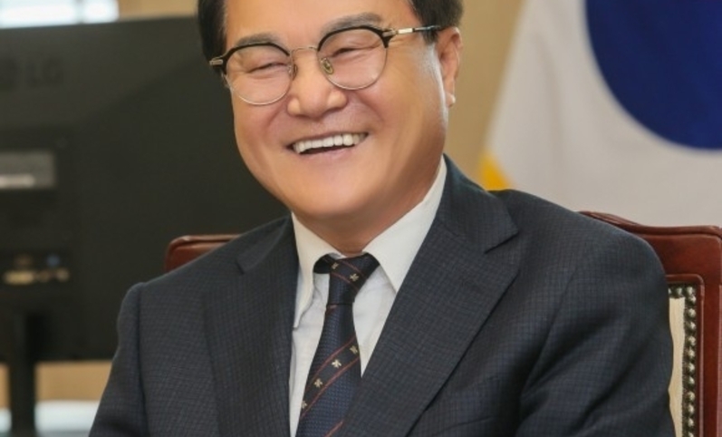 김하수 청도군수 요양원 사무국장에게 막말 및 욕설썩인 협박성 발언으로 경북민심 요란 ,도민지탄 ,어쩌면 좋냐?,