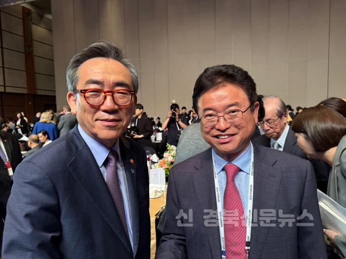 [크기변환]2._APEC현장_유치활동(외교부장관).jpg