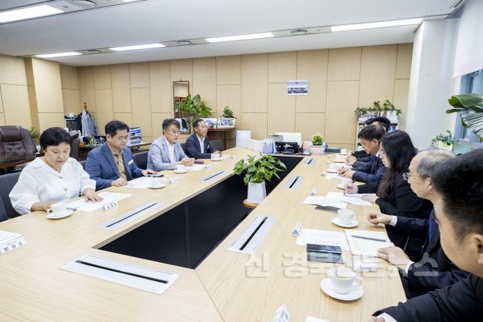 [크기변환]중국 랴오닝성 인민대회 대표단 방문.jpg