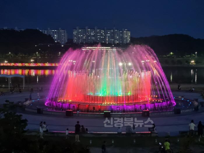 [크기변환]0613 낙동강 음악분수와 함께 Shall We Dance (2).jpg
