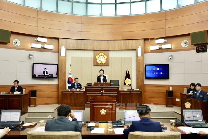 [크기변환]2. 봉화군의회, 제265회 정례회 개회.jpg