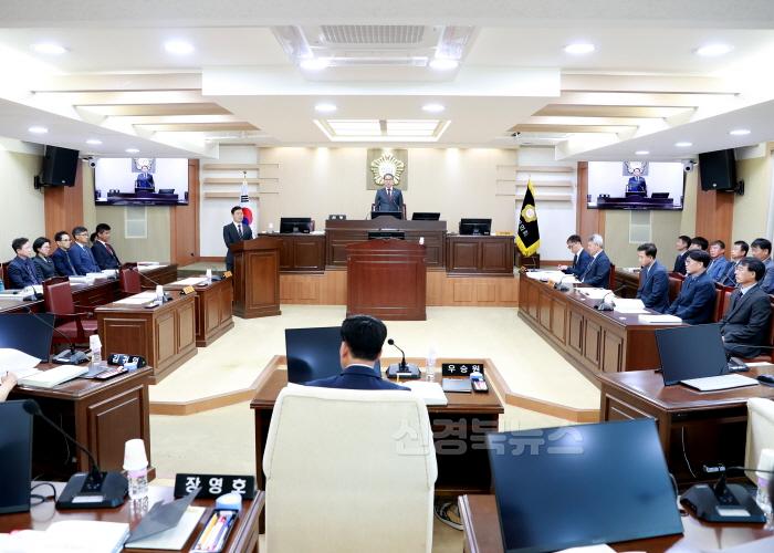 [크기변환]1-2 사진(제292회 제1차 정례회 폐회).jpg