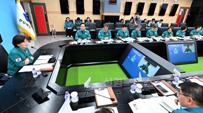 [크기변환]1._6.21_농림부장관_ASF_방역실태_영상회의(행정부지사)3.jpg