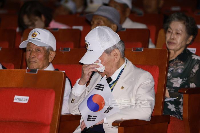 [크기변환]2024 06 25 625전쟁 제74주년 기념식(사회복지과)10.jpg