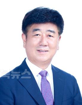 1-2 사진s(신임 김효준 영양부군수 취임).jpg