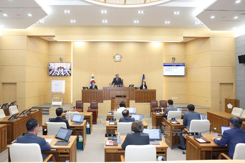 예천군의회 임시회(후반기 의장단 선거).JPG