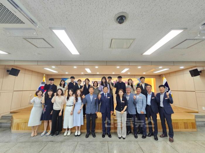 [크기변환][행정지원과] 안동교육지원청, 지방공무원 임용장 수여식 개최.jpg