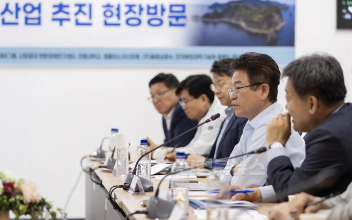 [크기변환](추가보도자료)울릉군_변환경제_신산업_추진_현장방문_3.jpg