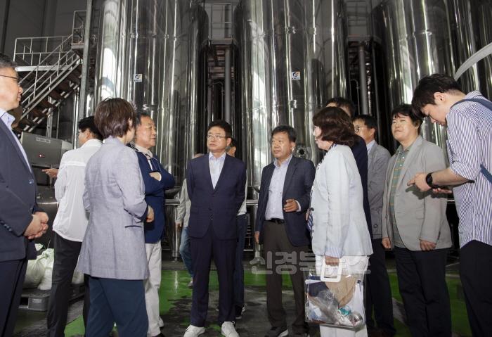 [크기변환](추가보도자료)울릉군_변환경제_신산업_추진_현장방문_4.jpg