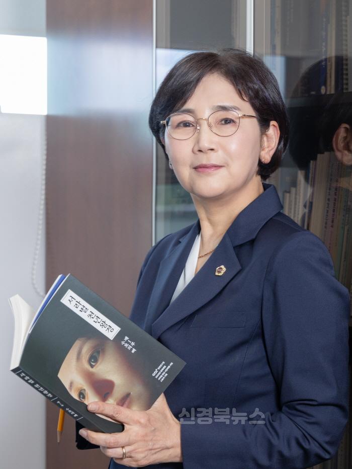 [크기변환]기획위 위원장(이선희 의원)2.jpg