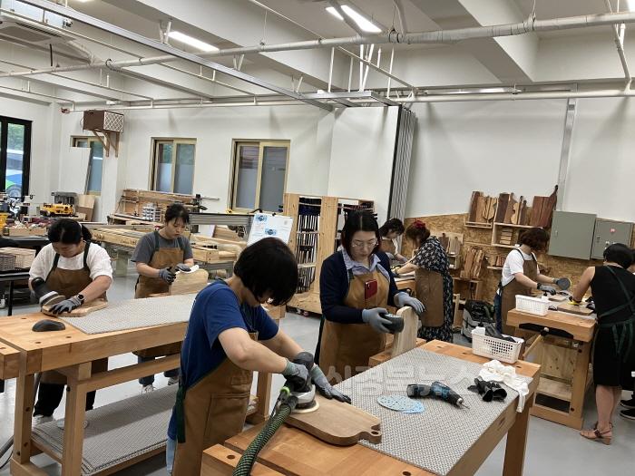 [크기변환]2. (참고) 목재체험장 도마만들기.jpg