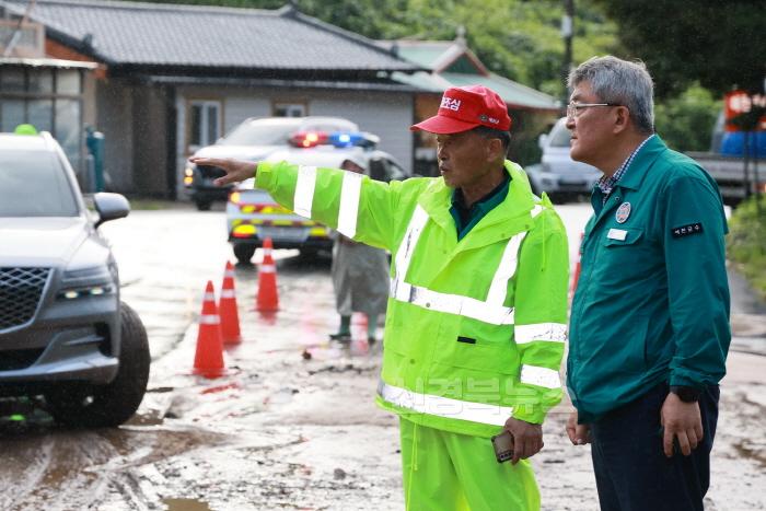 [크기변환]2024 07 10 수해피해 현장점검(안전재난과)598 (2).JPG
