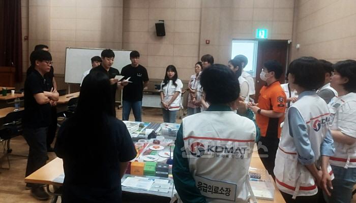 [크기변환]1-2 사진(영양군보건소 2024년 신속대응반 재난의료대응 도상훈련 교육 실시).jpg