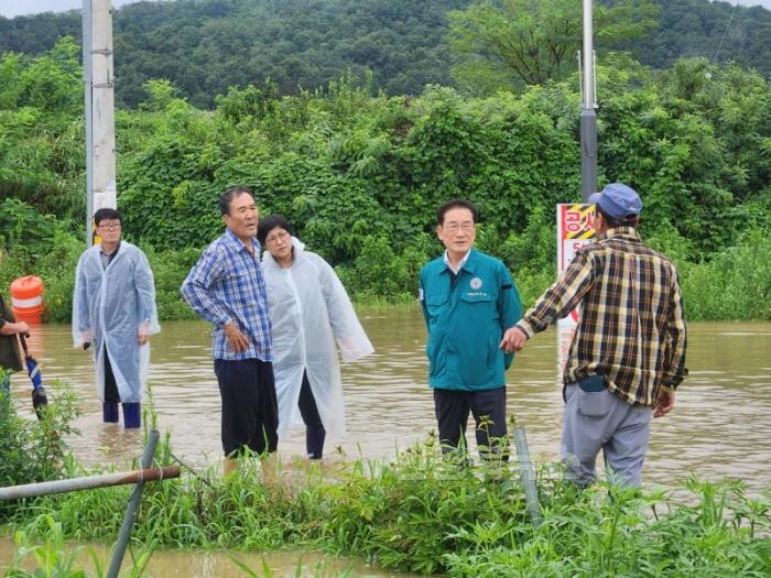 [크기변환]8 [사진] 영천시, 집중호우 피해 복구와 예방에 총력 다해 (2).jpg