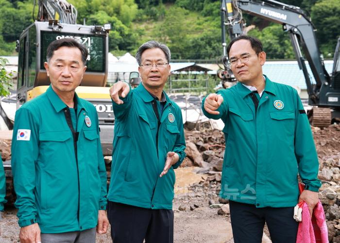 [크기변환]3-3.사진(임종득 국회의원 영양군 수해복구지역 현장방문).jpg