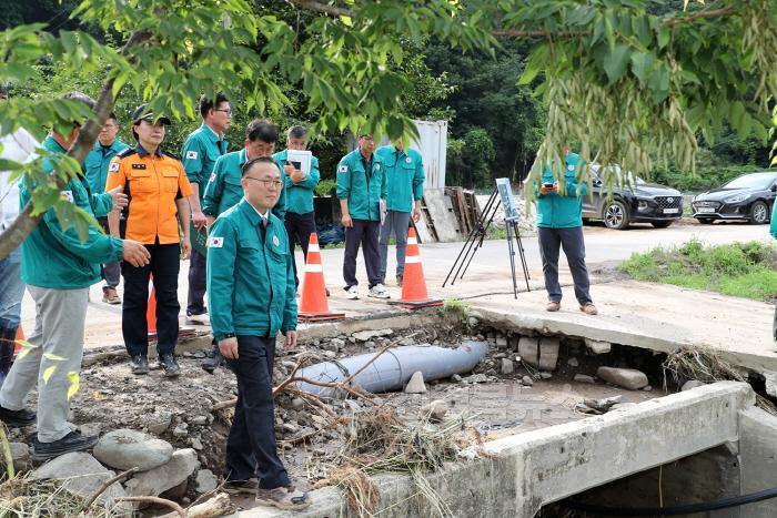 [크기변환]0712 이한경 행안부 차관, 안동 호우 피해지역 방문 (4).JPG