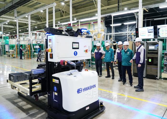 [크기변환]3 [사진] 최기문 영천시장, 영천하이테크파크지구 내 (주)화신 공장 현장 방문 (1).jpg