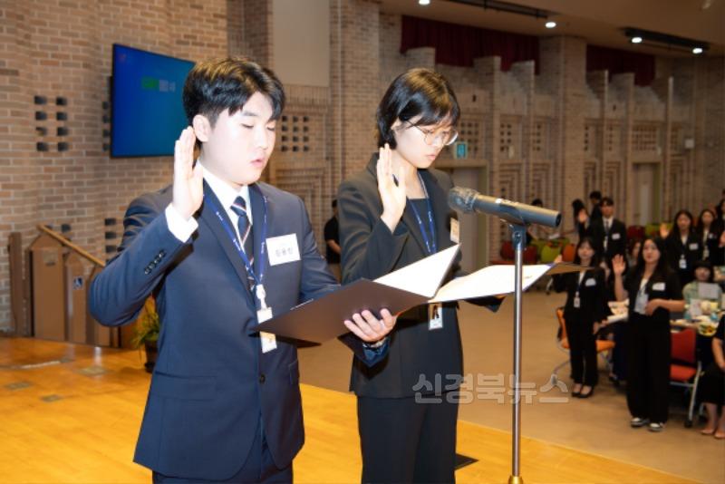 [총무과]가족과 함께하는 공직 첫걸음…신규 공무원 임용식 ‘눈길’4.jpg