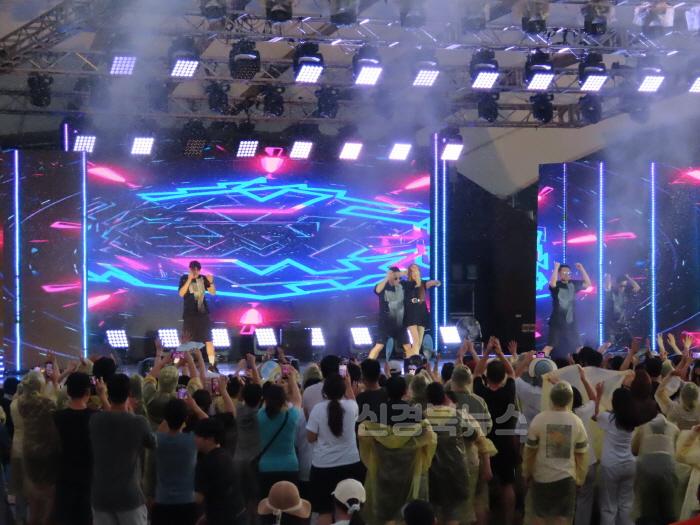 [크기변환]K레트로 콘서트 (2).JPG
