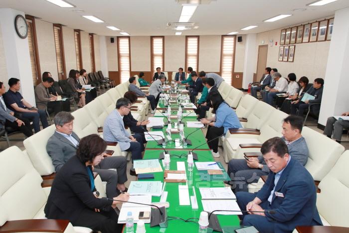 [크기변환]제3차_의원전체간담회 (1).jpg