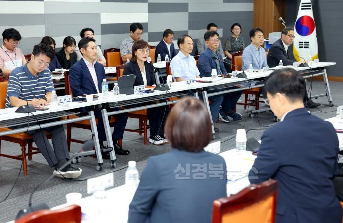[크기변환]2._2024년_시군_투자유치_간담회1.jpg