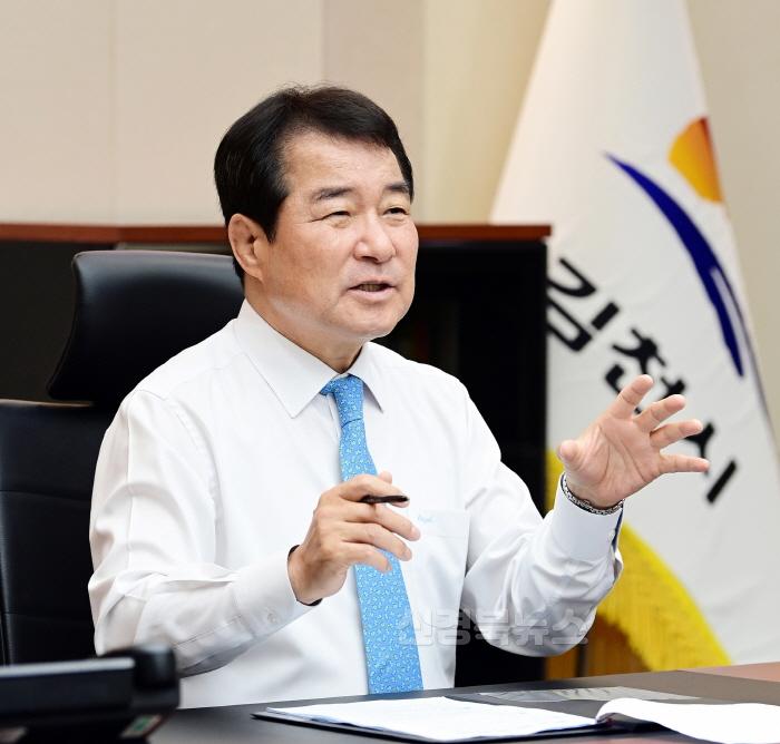 [크기변환]시장님 사진.JPG