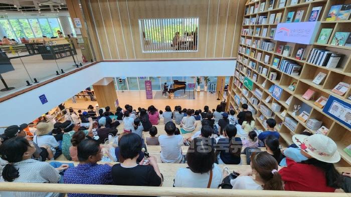 [크기변환](상주시 평생학습원)시립도서관, 문화주간 피아노 연주회 성료 (1).jpg