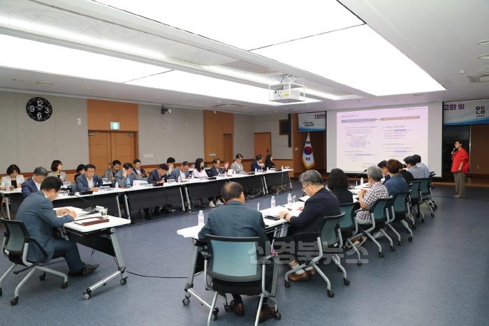 [크기변환]0821 대한민국 문화도시 조성계획 보완 컨설팅 용역 중간보고회 및 제2기 문화도시추진위원회 발대식 개최 (2).JPG