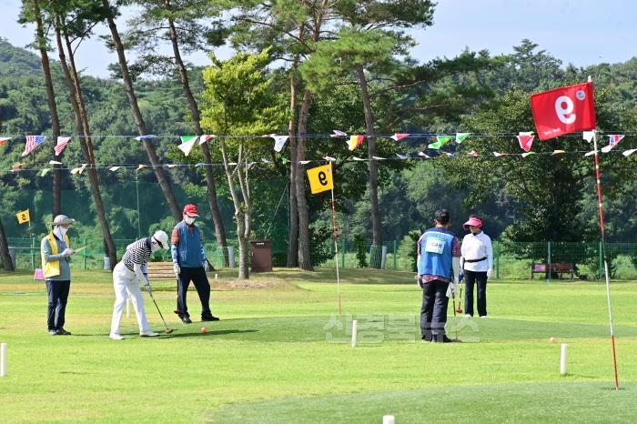 [크기변환]240823보도자료(제3회 청송군수배 파크골프대회 개최) (3).jpg