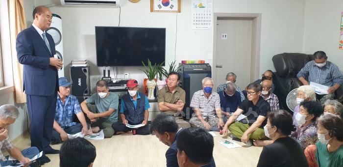 [크기변환](상주시 미래정책실)외서면 주민설명회 사진.jpg