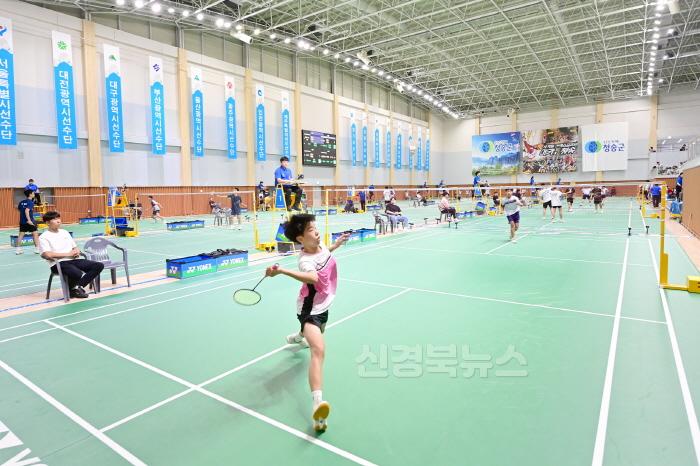 [크기변환]240829보도자료(청송군, 2024 전국연맹종별 배드민턴 선수권대회(중·고) 개최) (3).jpg