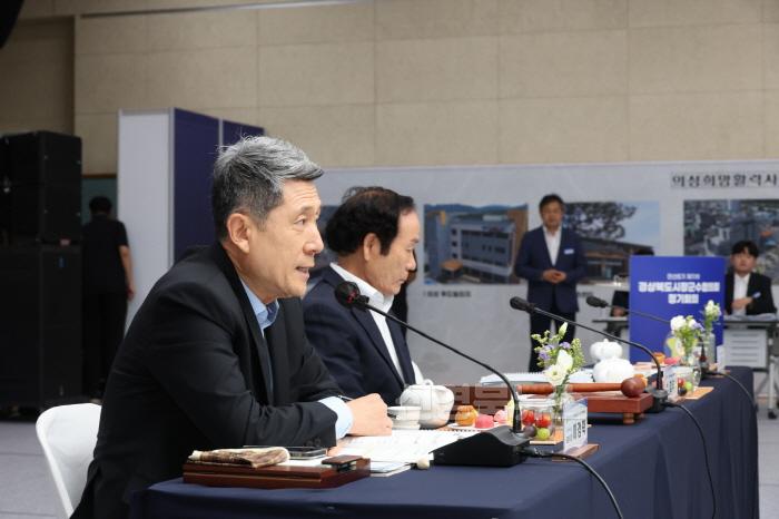 [크기변환]240829 이강덕 시장, 경북시장군수협의회에서 포스텍 의과대학 신설 적극 건의2.JPG