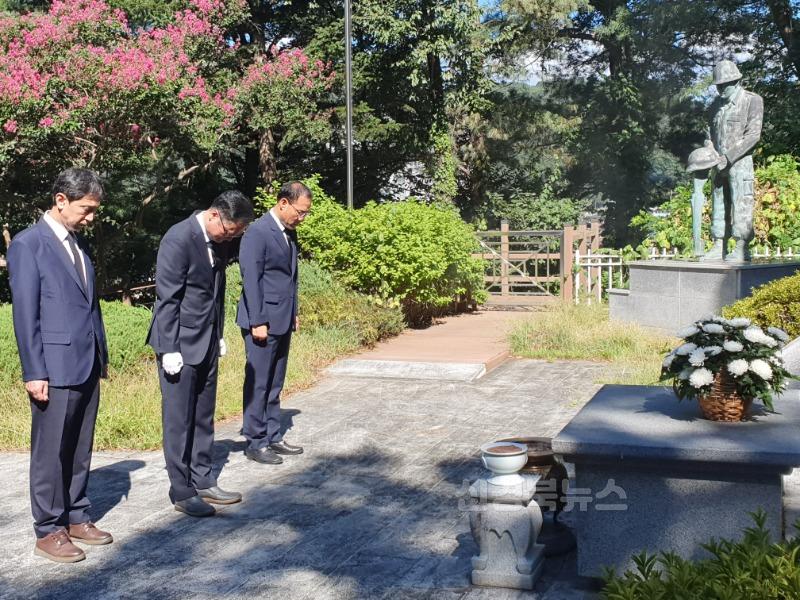 이홍균 신임 경북북부보훈지청장, 충혼탑 참배로 업무 개시 (2).jpg