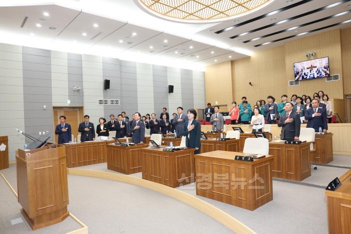 [크기변환]2024 09 02 002 제274회 예천군의회 임시회 제1차 본회의.JPG