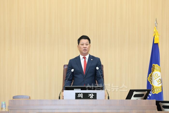 [크기변환]2024 09 02 007 제274회 예천군의회 임시회 제1차 본회의.JPG