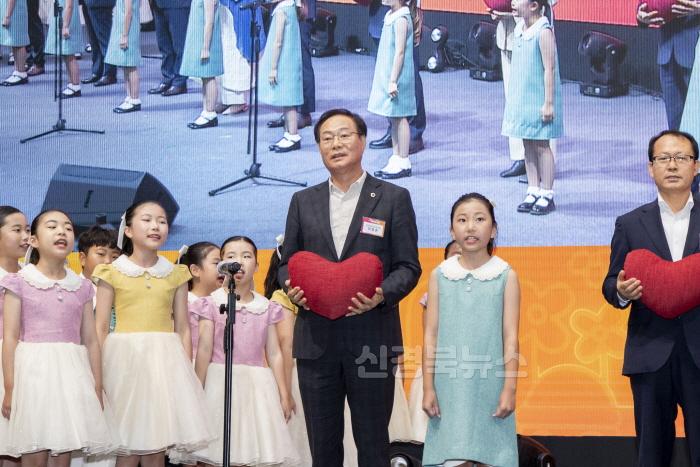 [크기변환]고향사랑의날_기념식_최병준_부의장님_사진4.jpg