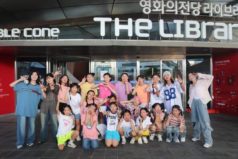문화재단-2_꿈의무용단 영덕 영호남 대동제 참가 단체사진.jpg