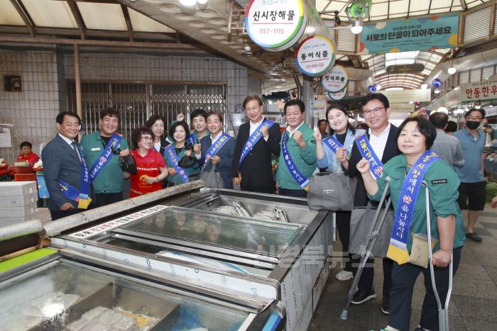 [크기변환]추석맞이_전통시장_장보기(중앙신시장) (2) (1).jpg