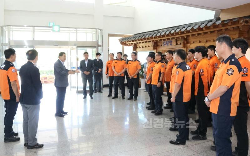 1-1. 경주소방서 방문해 직원 격려.jpg