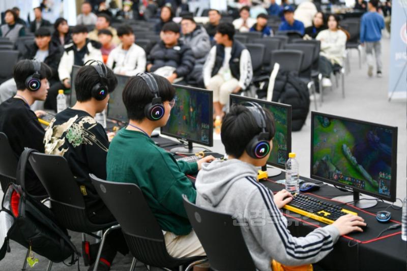 영주-2-3 제1회 영주시장배 아마추어 e스포츠대회 본선 경기모습.jpeg