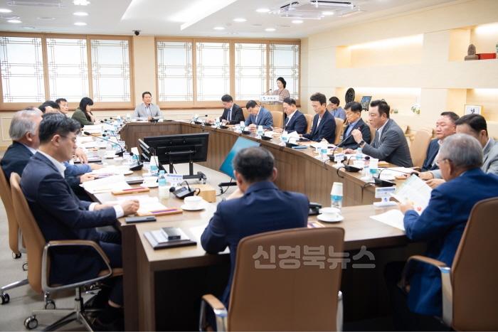 [크기변환][교육청소년과]회의전경(제29차 이사회).jpg