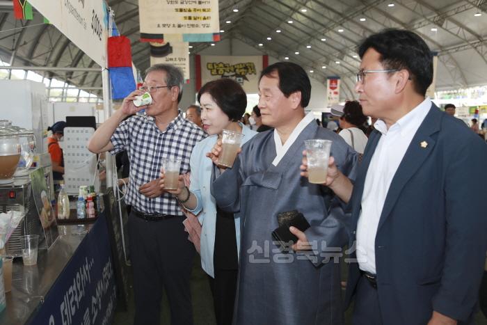 [크기변환]안동국제탈춤페스티벌_부스투어및점검 (2).jpg