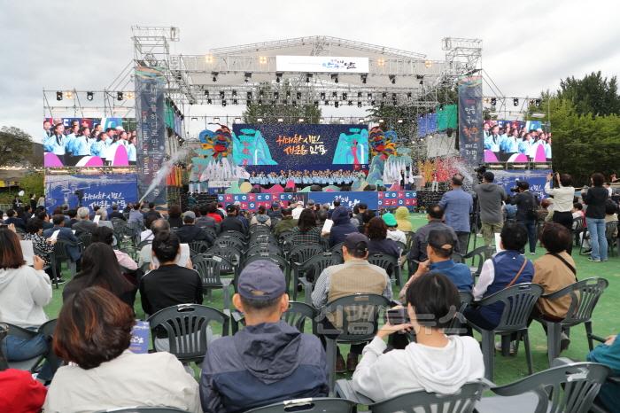 [크기변환]1004 안동시  ‘제22회 안동의 날’ 행사 개최! (2).JPG