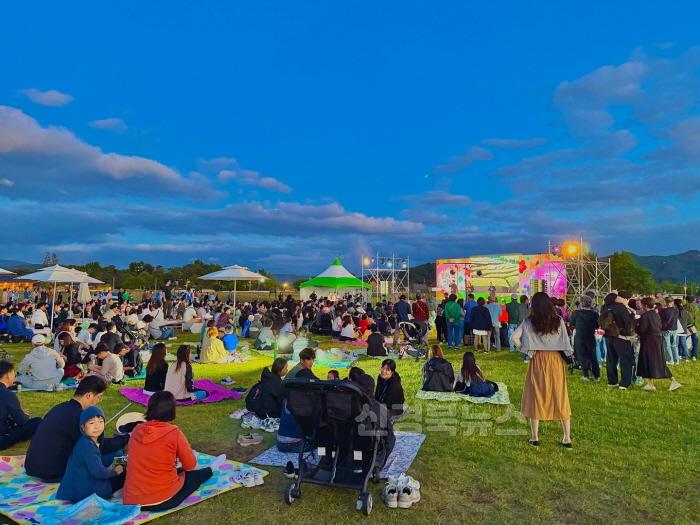 [크기변환]1-3. 시 황남동 고분군 일원서 황금정원 나들이 개최_03.JPG