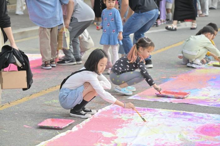 [크기변환]10. 도로 위 놀이터 키즈 존.jpg