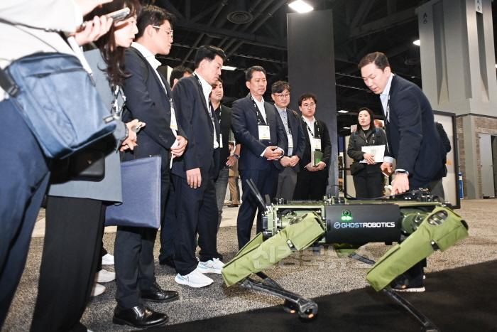 [크기변환][반도체방산과]AUSA 박람회(고스트로보틱스 방문).jpg