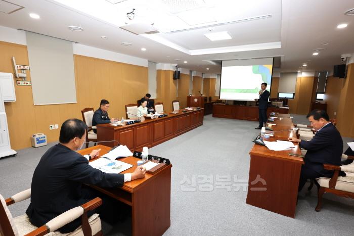 [크기변환]241018보도자료(청송군의회 의원연구단체, 청송세계지질공원 활성화 방안 연구회 최종보고회) (2).JPG