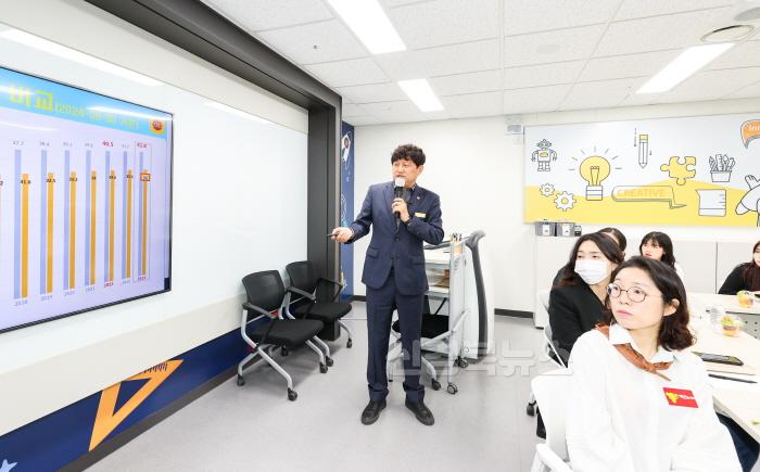 [크기변환]저출생_극복_현장_토론회_사진2.jpg