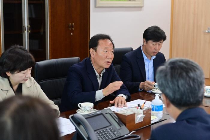 [크기변환]1. 국토부 산하 연구기관인 국토연구원 방문 (1).jpg