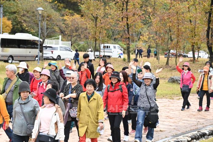 [크기변환]김천시  「제8회 김천부항댐 전국가족걷기대회」성황리 개최-건강증진과(사진7).JPG